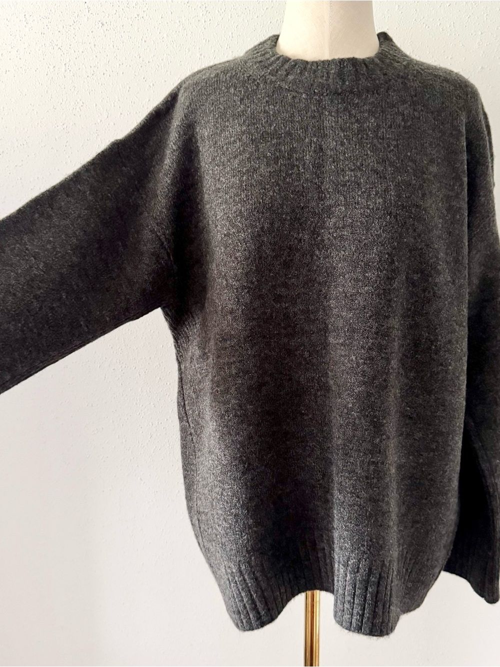 New RACHEL ZOE Dark Gray Crew Neck Mid-Weight Knit Sweater Women's Size Large L